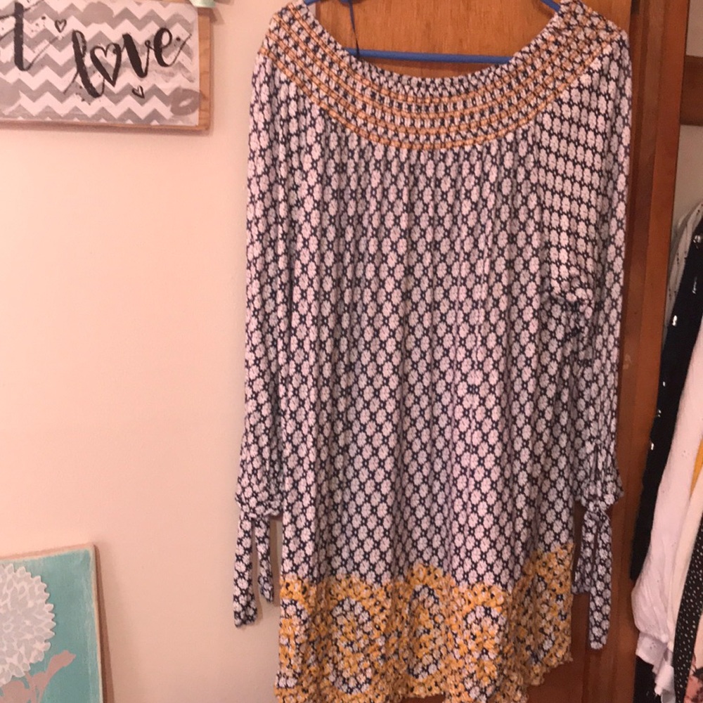 Blouse navy with mustard trim